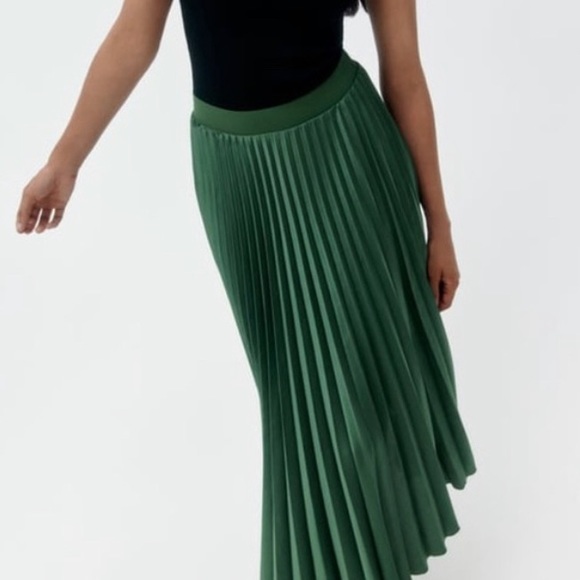 Zara Skirts Zara S Satin Pleated Midi Skirt Poshmark